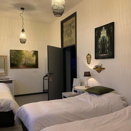De Lotuspoort Met Mihr'S B&B In De Abdij Van Борнем Экстерьер фото