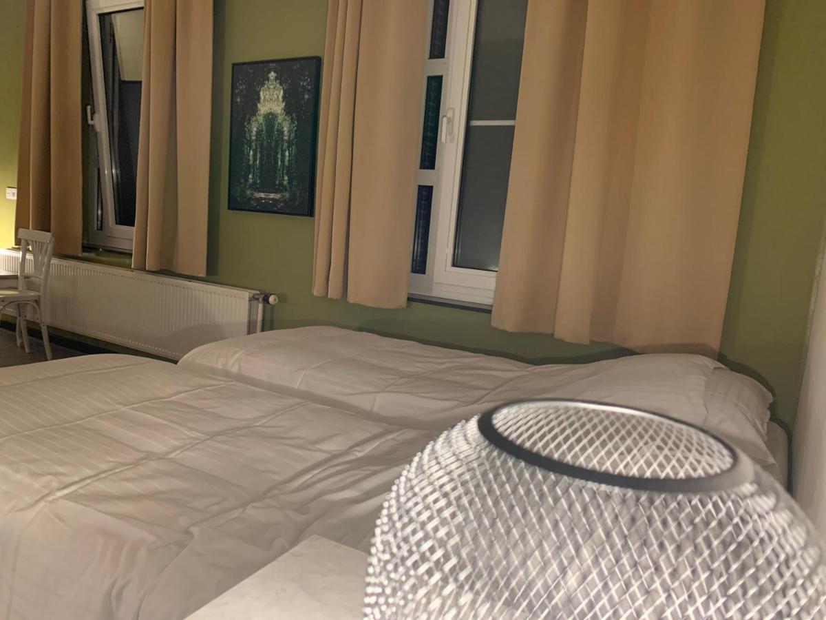 De Lotuspoort Met Mihr'S B&B In De Abdij Van Борнем Экстерьер фото