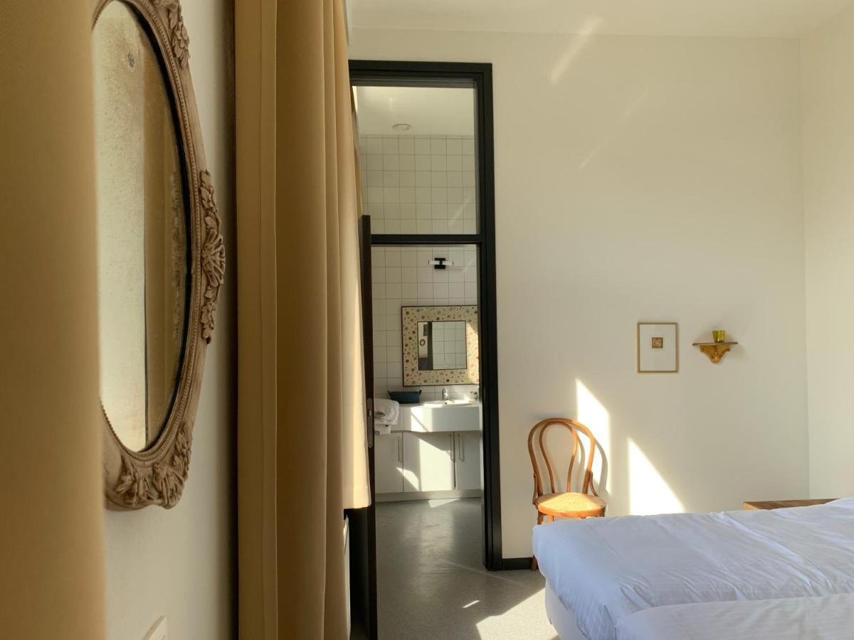 De Lotuspoort Met Mihr'S B&B In De Abdij Van Борнем Экстерьер фото