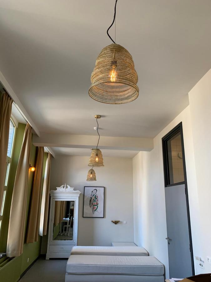 De Lotuspoort Met Mihr'S B&B In De Abdij Van Борнем Экстерьер фото