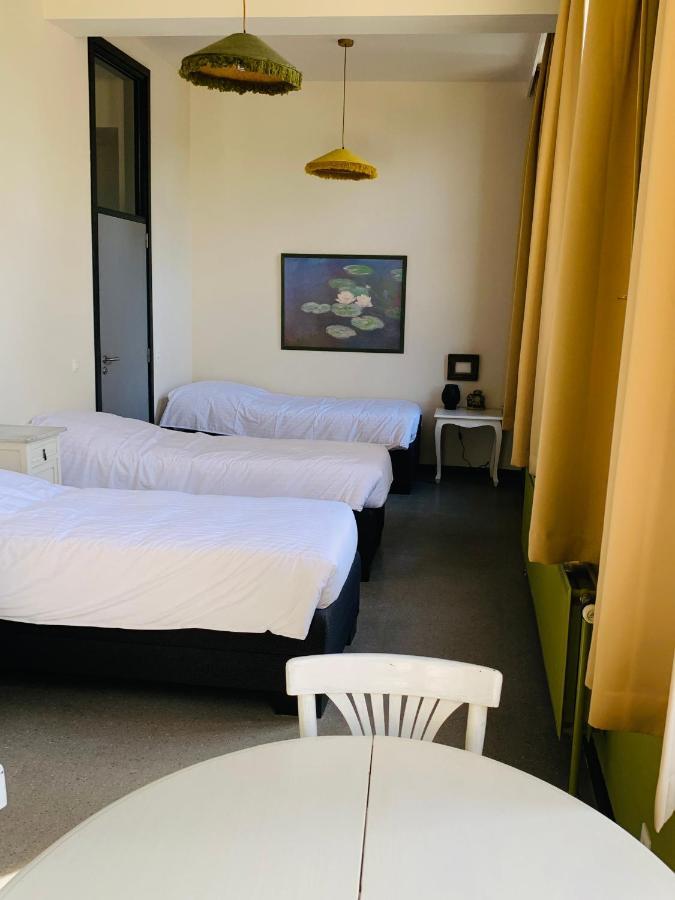 De Lotuspoort Met Mihr'S B&B In De Abdij Van Борнем Экстерьер фото