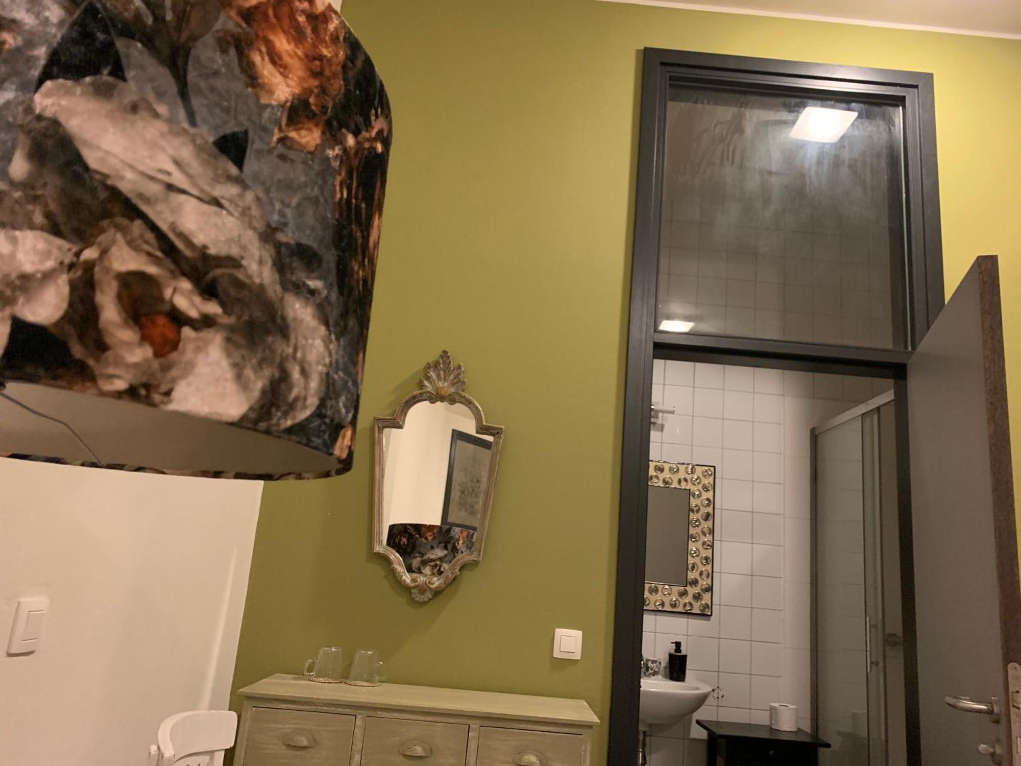 De Lotuspoort Met Mihr'S B&B In De Abdij Van Борнем Экстерьер фото